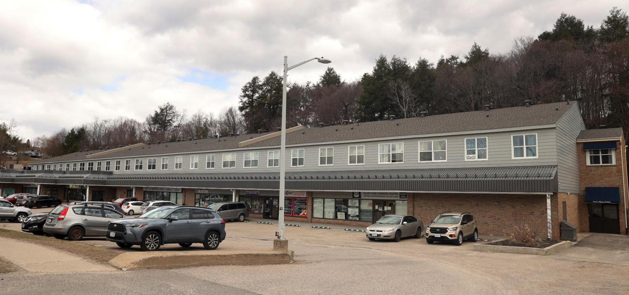 Paris Plaza Daire Elliot Lake Dış mekan fotoğraf