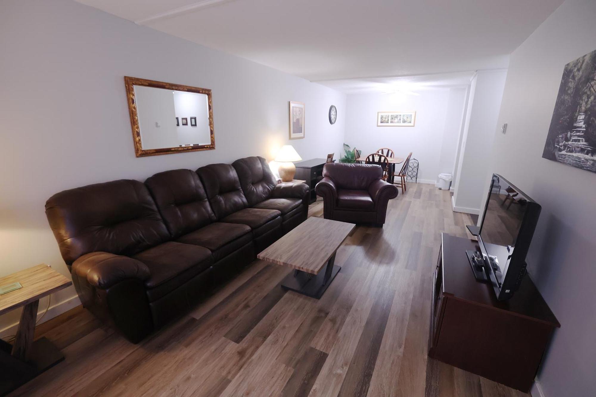 Paris Plaza Daire Elliot Lake Dış mekan fotoğraf