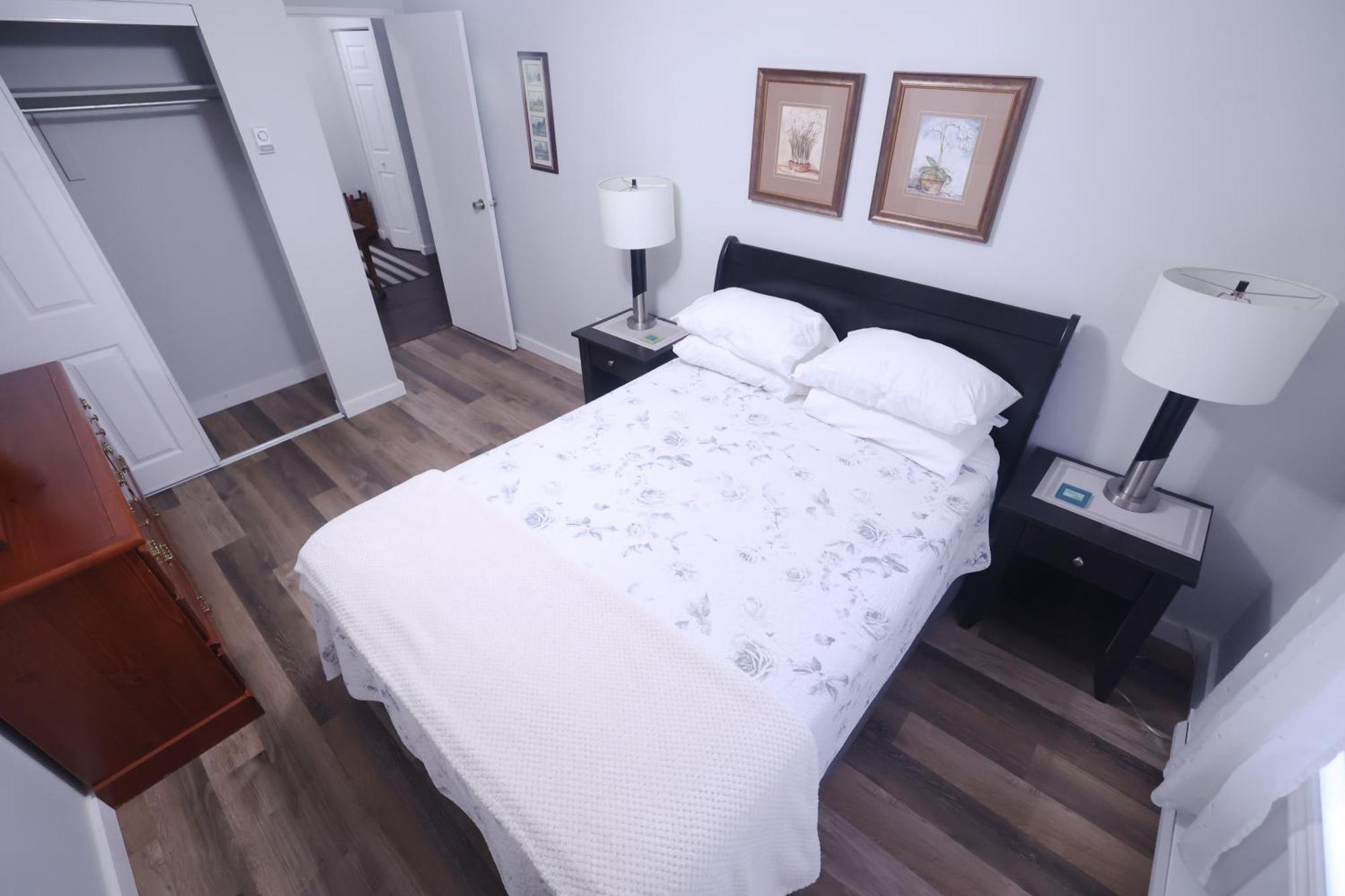 Paris Plaza Daire Elliot Lake Dış mekan fotoğraf